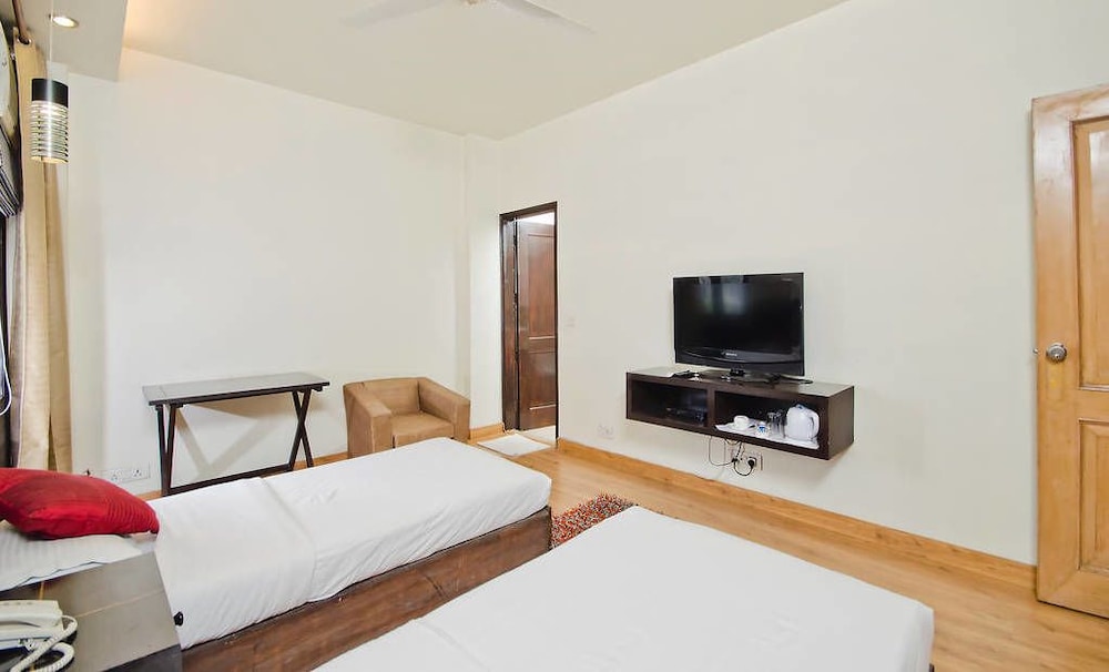 Deluxe Room - Photo 10