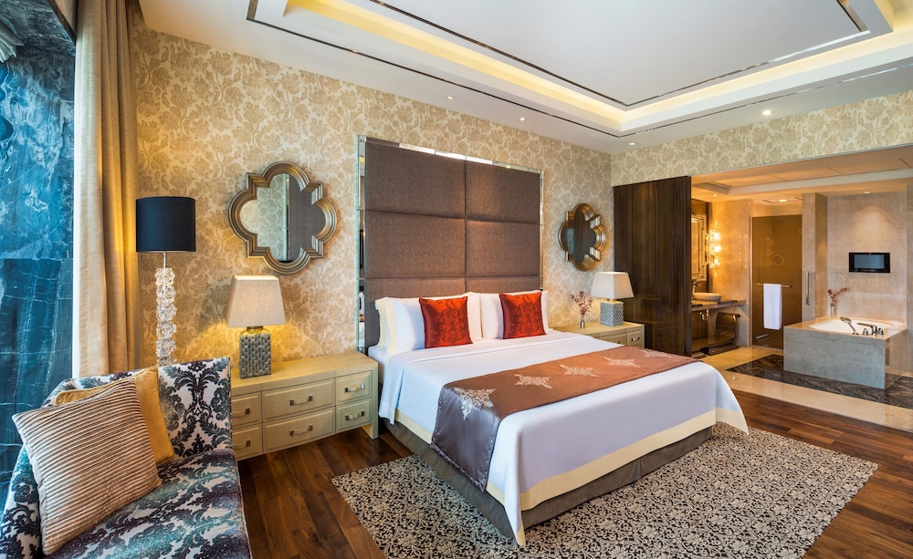 Suite, 1 King Bed