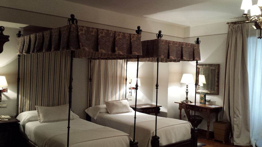Superior Twin Room, 2 Twin Beds photo 2