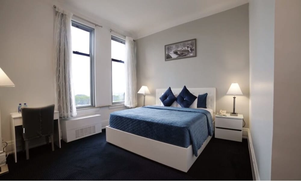 Standard Room, 1 King Bed, Lake View - Photo 1