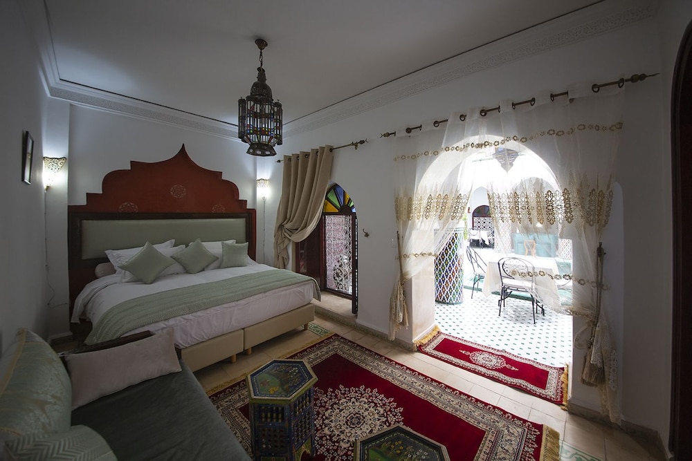 Superior Suite, 1 King Bed with Sofa bed, Pool View (Andalous)
