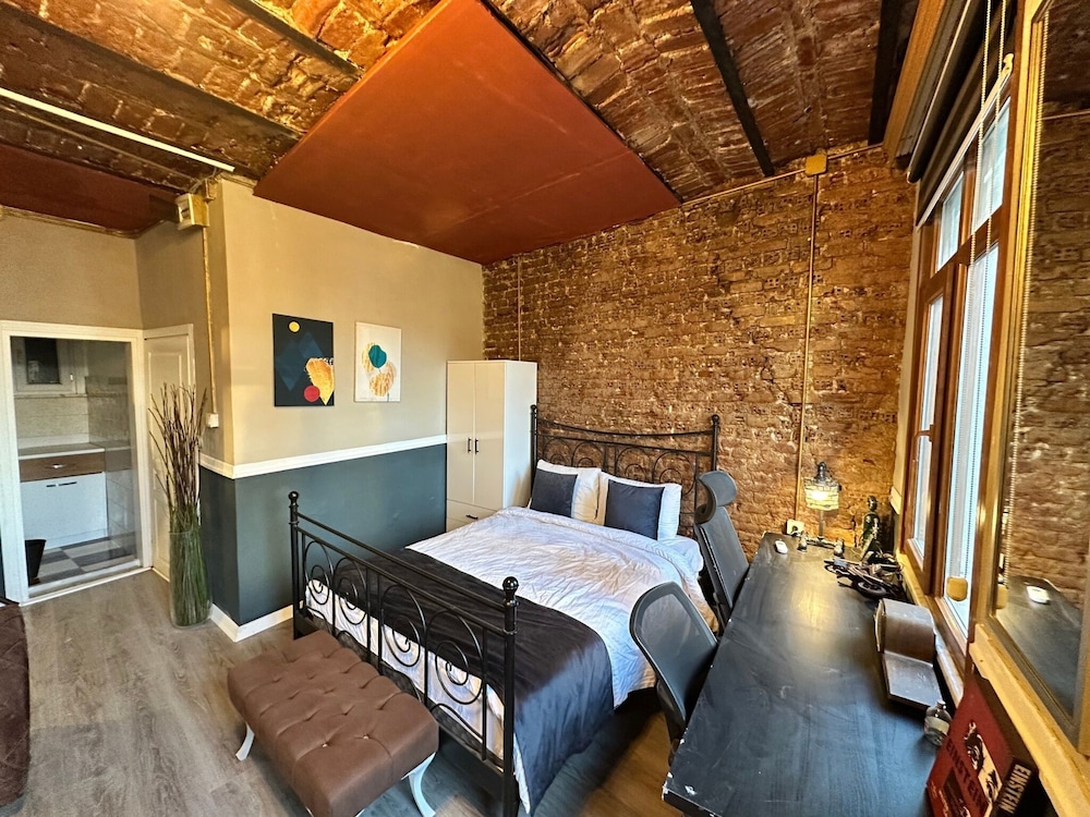 Premium Studio Suite photo 2