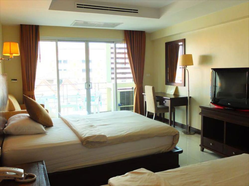 Superior Room Twin Bed photo 3
