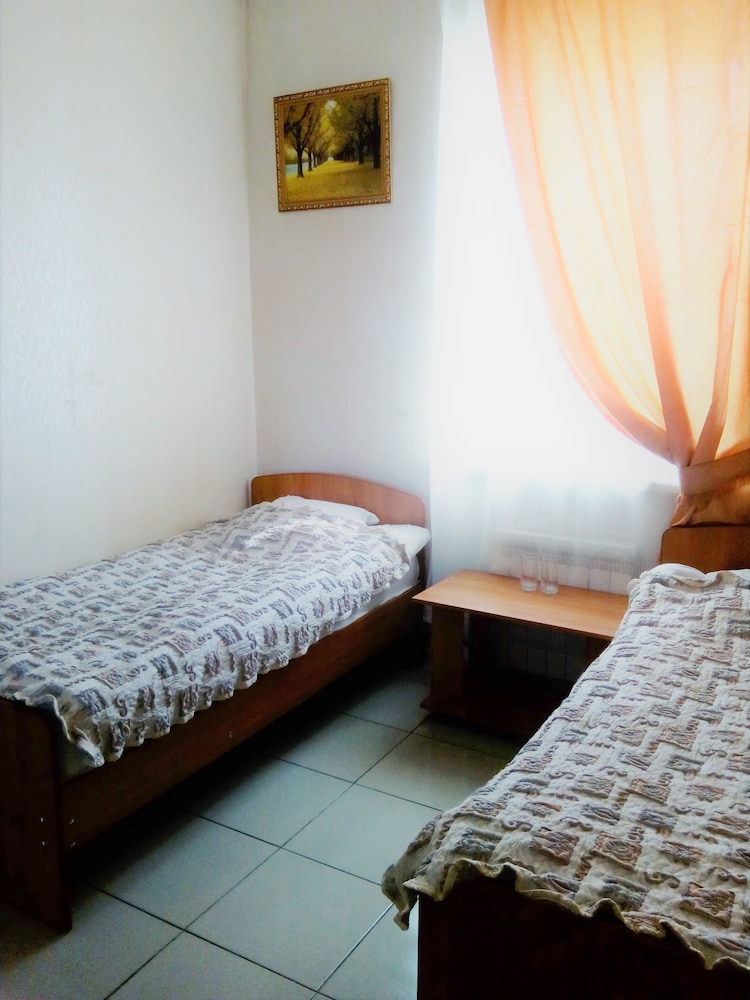 Economy Twin Room, 2 Twin Beds photo 2