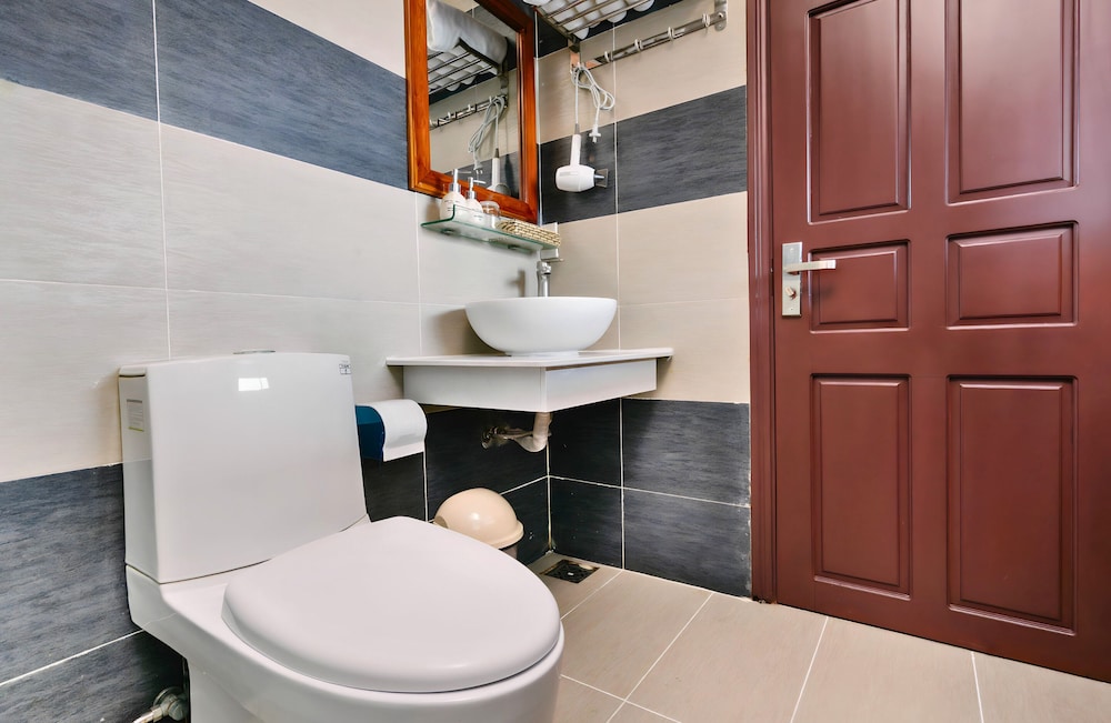 Standard Suite - Photo 11