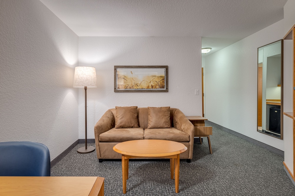 Suite, 2 Double Beds - Photo 7