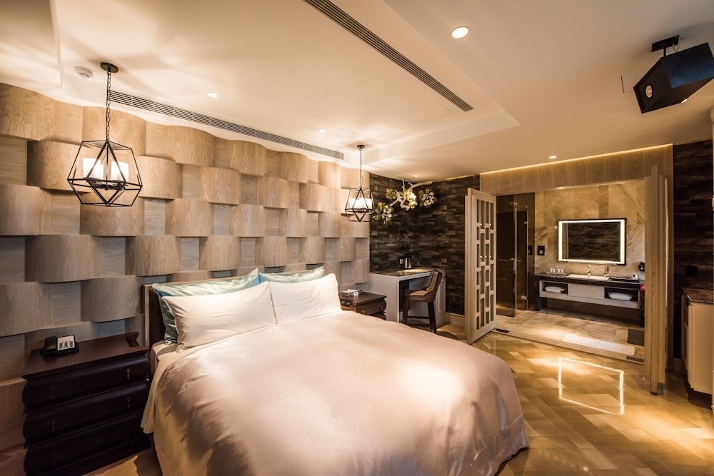 Superior Double Room (Check-in After 21:00) photo 2