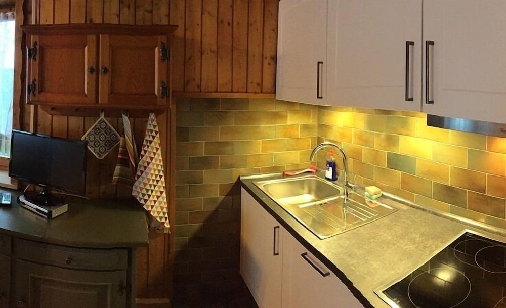 Classic Apartment, Multiple Beds, Non Smoking, Garden View photo 3