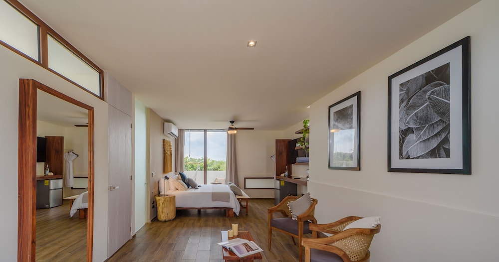 Penthouse, 1 King Bed, Private Pool - Photo 1