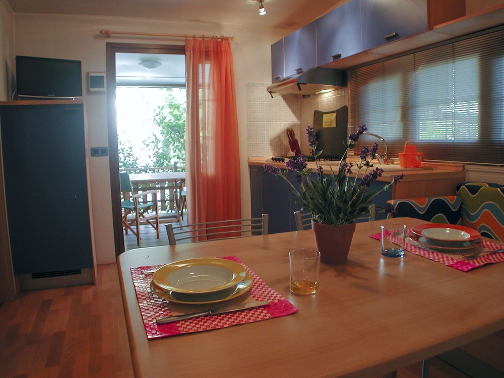 Comfort Mobile Home, 2 Bedrooms photo 3