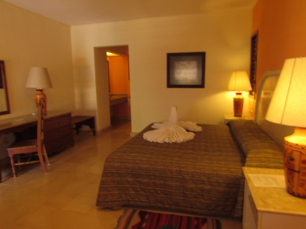 Standard Room, 1 King Bed - Photo 6