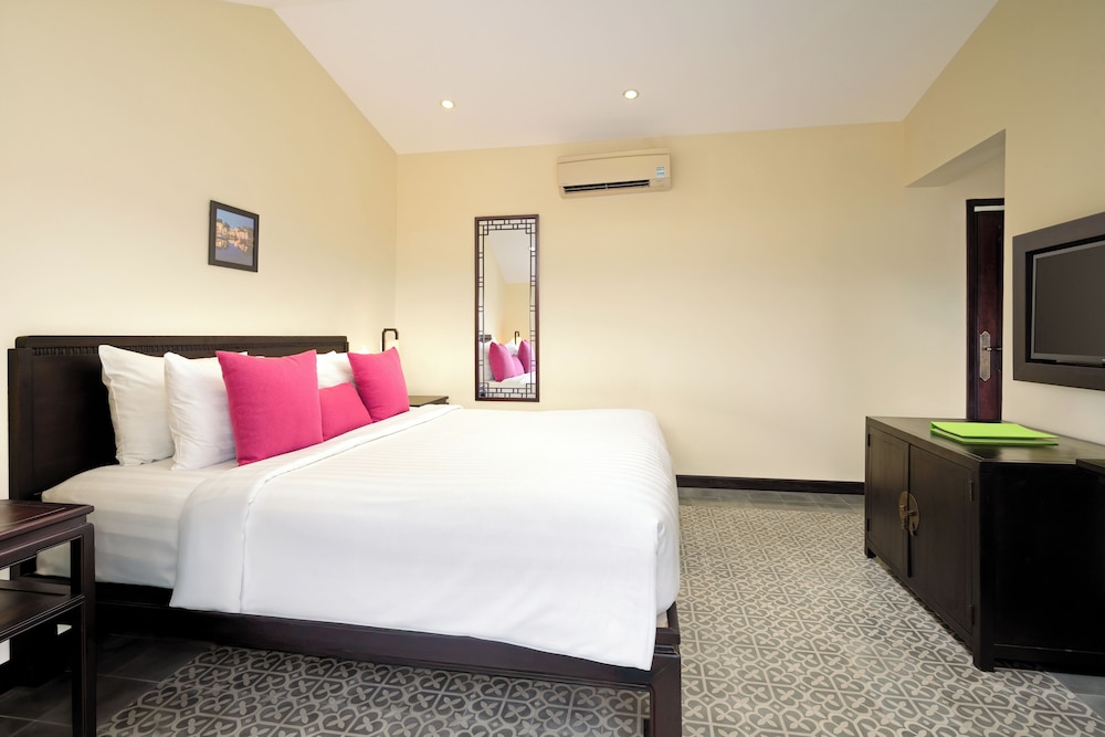 Deluxe Room, 1 Queen Bed, Balcony (Rooftop Room, Riverside View) - Photo 4