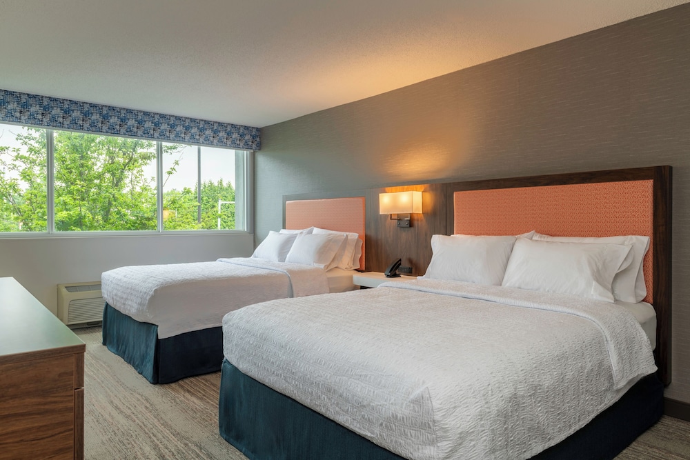 Room, 2 Queen Beds, Accessible (Roll-In Shower) - Photo 1