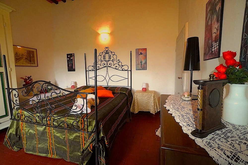 Double Room (Tina)