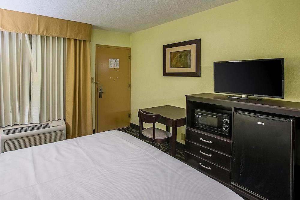 Room, 1 Double Bed, Accessible, Non Smoking - Photo 2