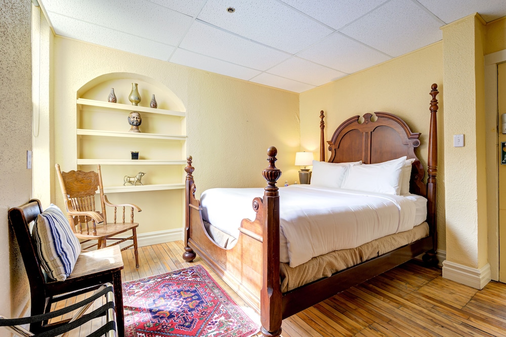 Suite, 1 Queen Bed with Sofa bed, Jetted Tub