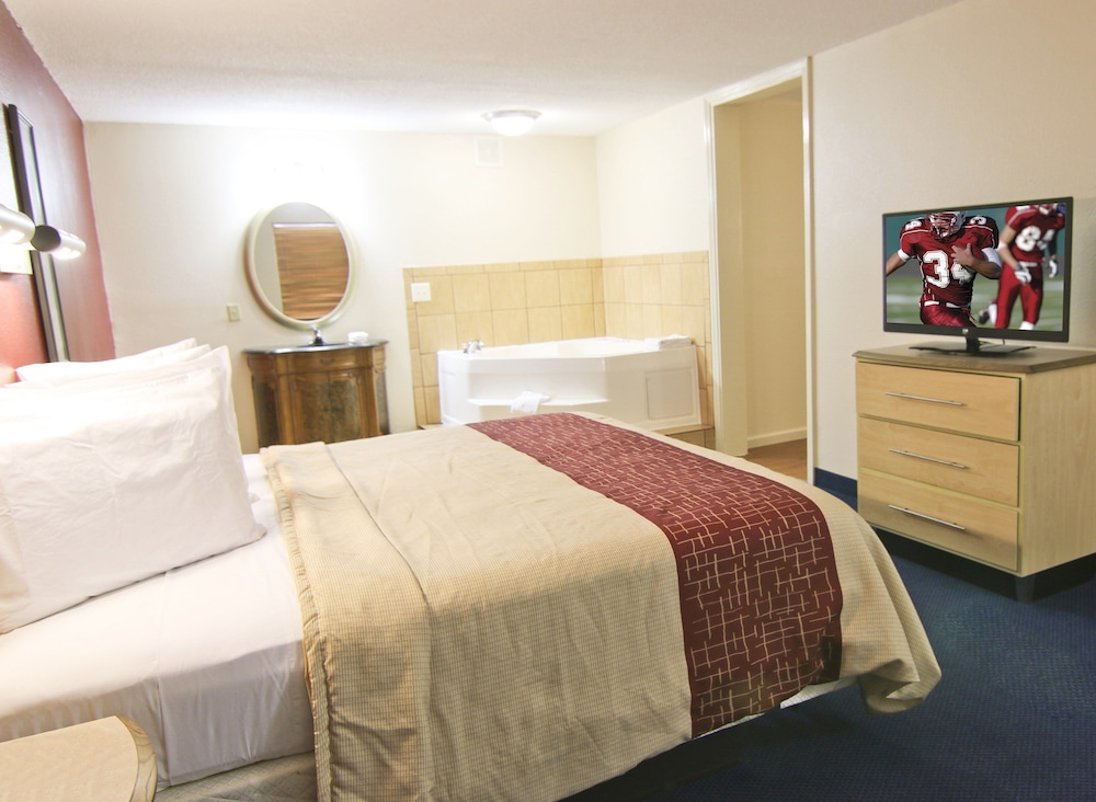 Standard Suite, 1 King Bed, Non Smoking, Jetted Tub (Two Room) - Photo 9