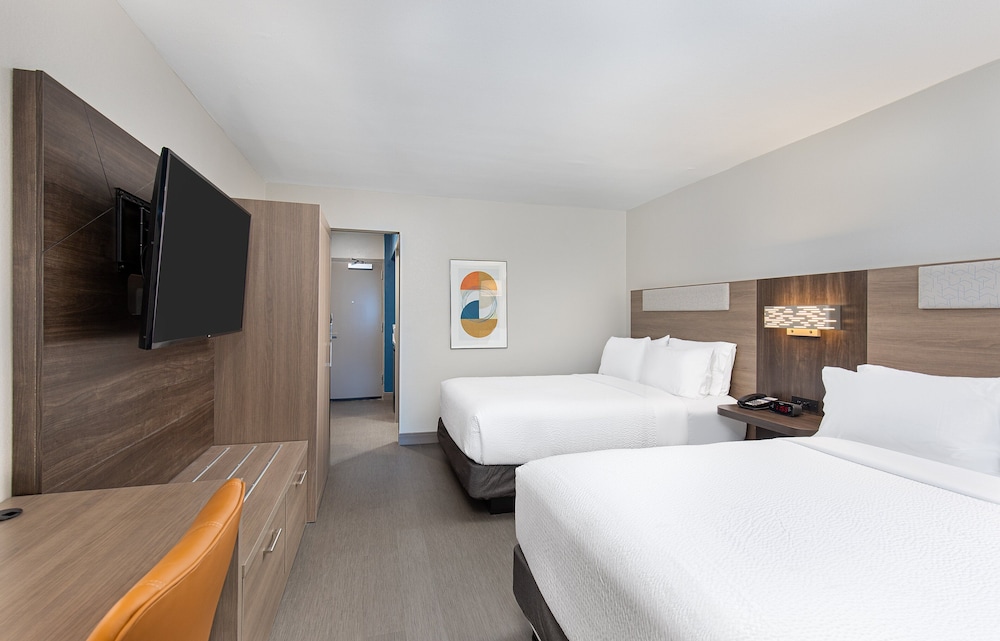 Standard Room, 2 Queen Beds - Photo 4