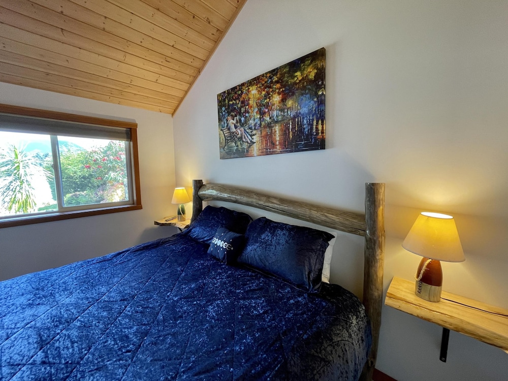 Cabin (Oceanfront with Private Hot Tub / Gon) photo 3