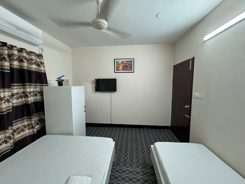 Family Triple Room, 1 Bedroom, Non Smoking, City View photo 2