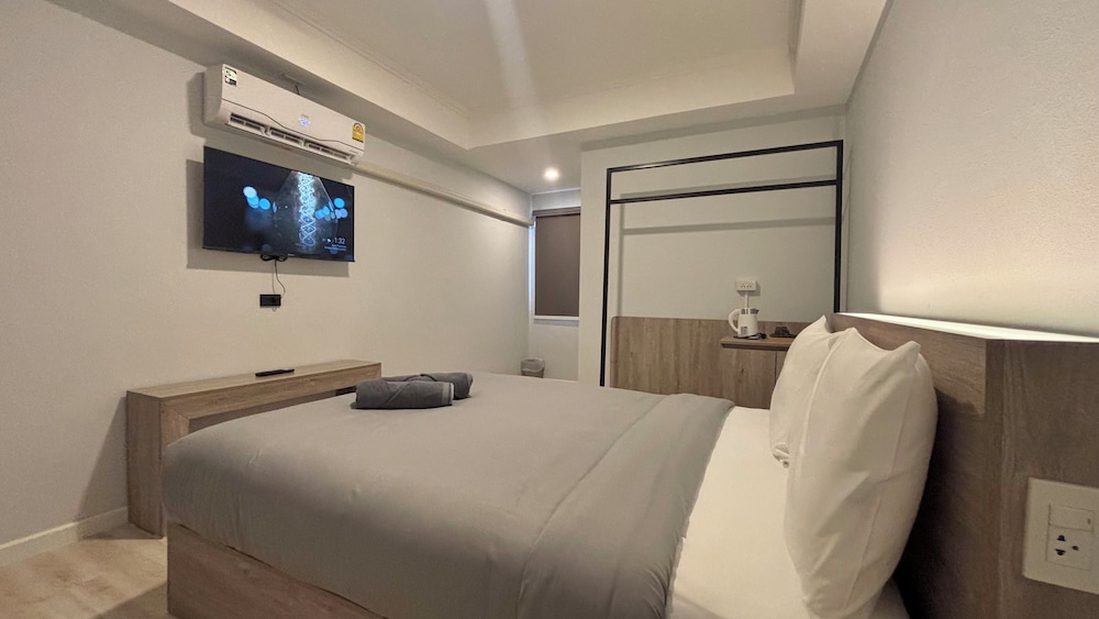 Standard Queen Room - Photo 4