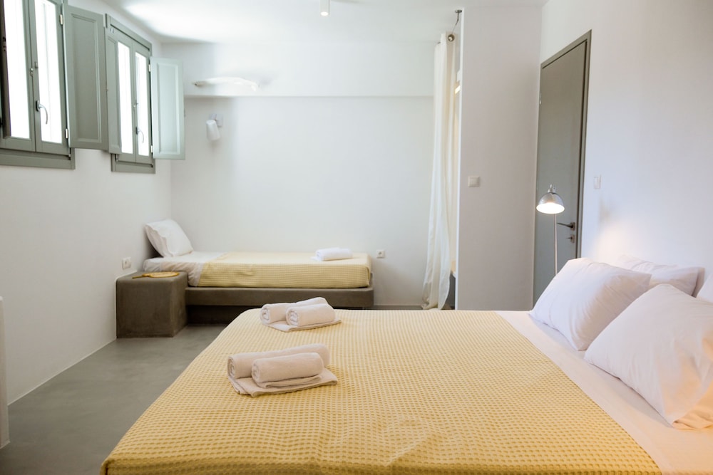 Luxury Apartment, 1 Bedroom, Kitchen, Beach View