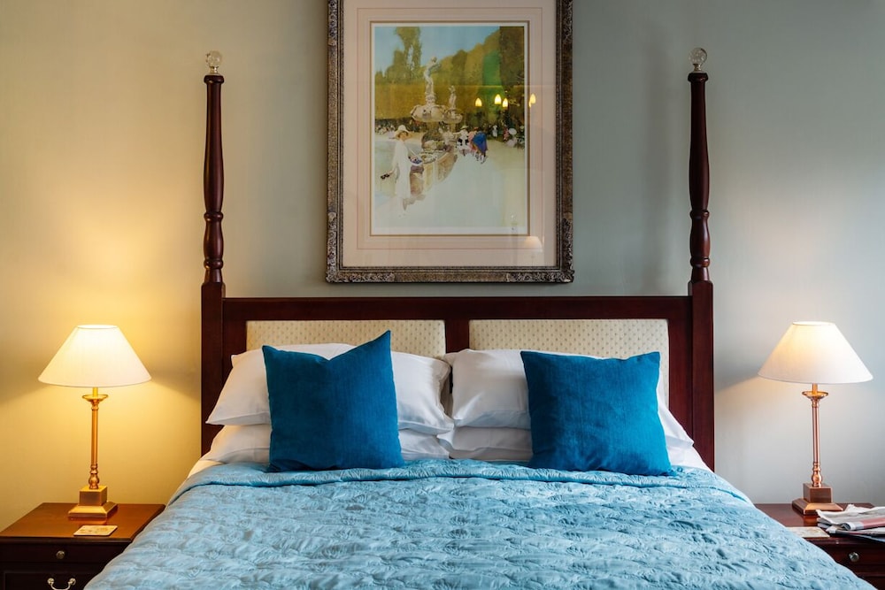 Deluxe Double Room, Ensuite - Photo 13