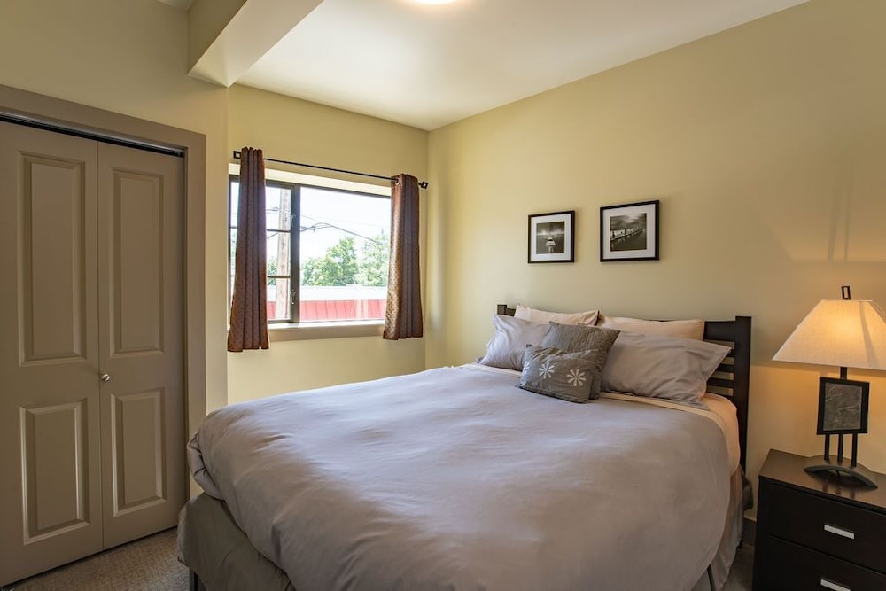 Condo photo 3