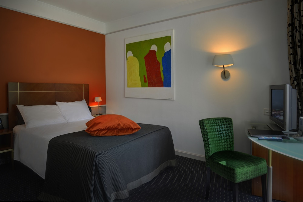 Double or Twin Room photo 2