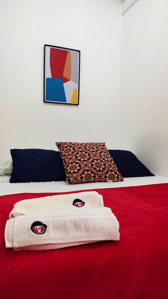 Small Double Room, Private Bathroom photo 2