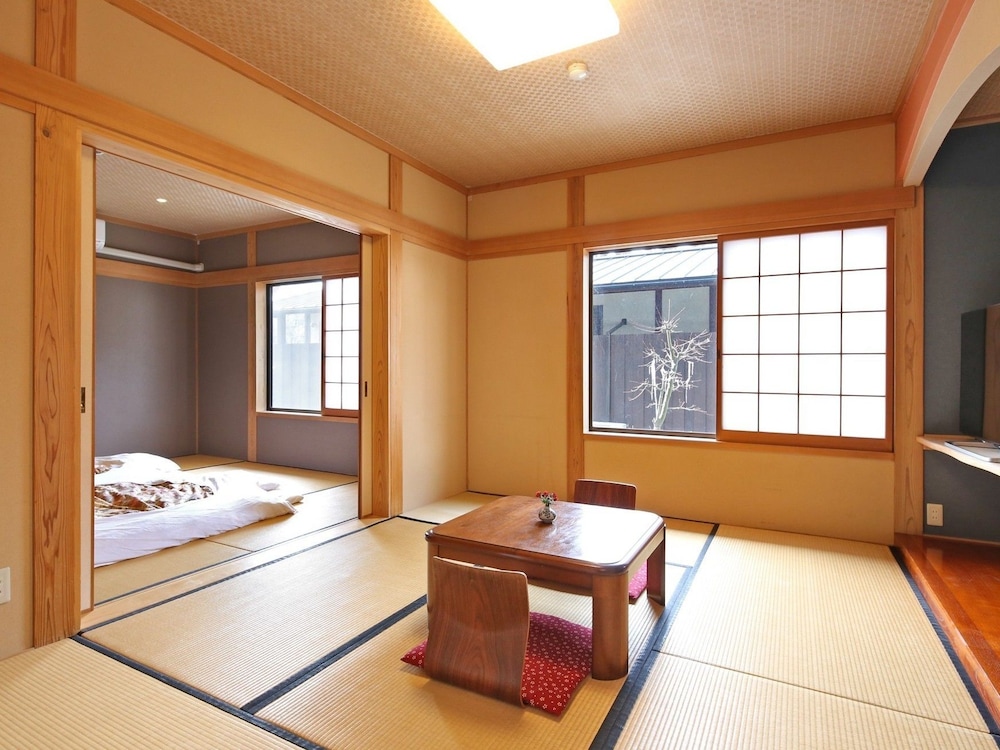 Japanese Style Room, For 6 People - Photo 2