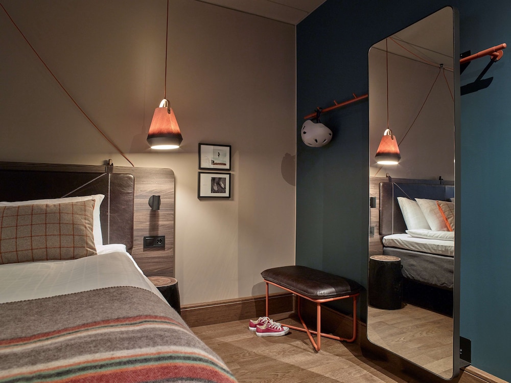 Twin Room (Spacious)
