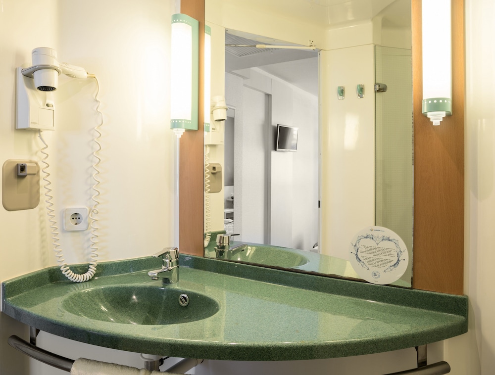 Double Room - Photo 7