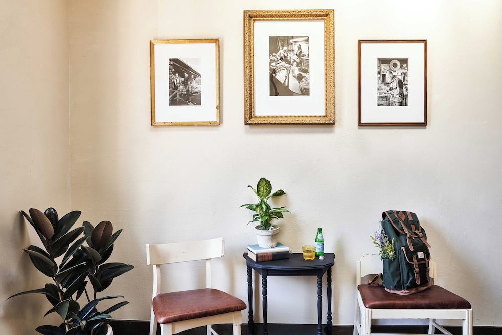 Baroness Suites West photo 2