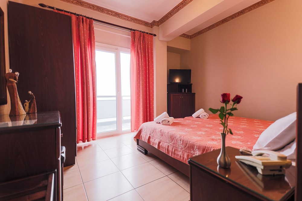 Double Or Twin Room With Side Sea View photo 3