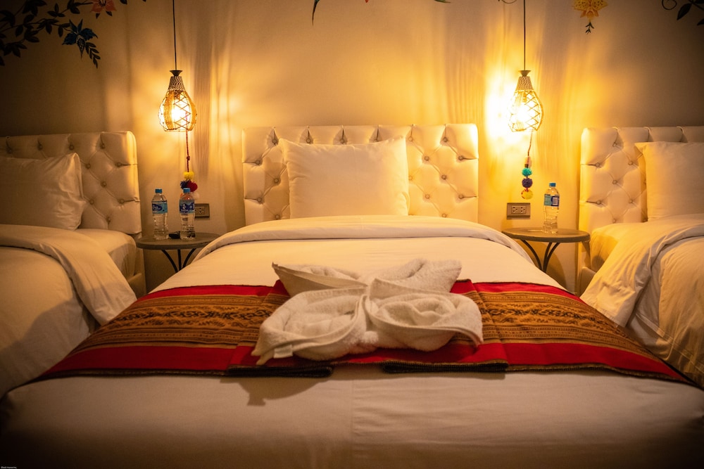 Classic Triple Room, 3 Twin Beds, Courtyard Area photo 3