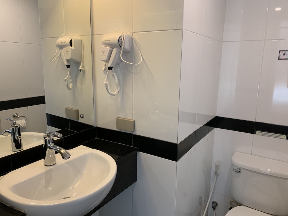 Deluxe Double Room - Photo 13