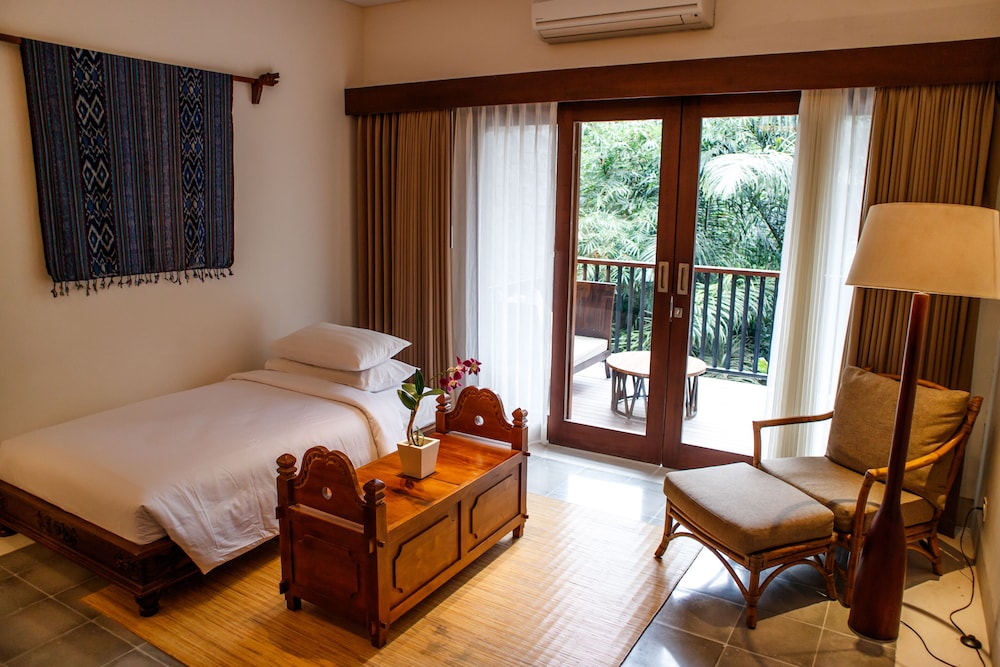 Suite, Hot Tub (River Valley) thumbnail 5