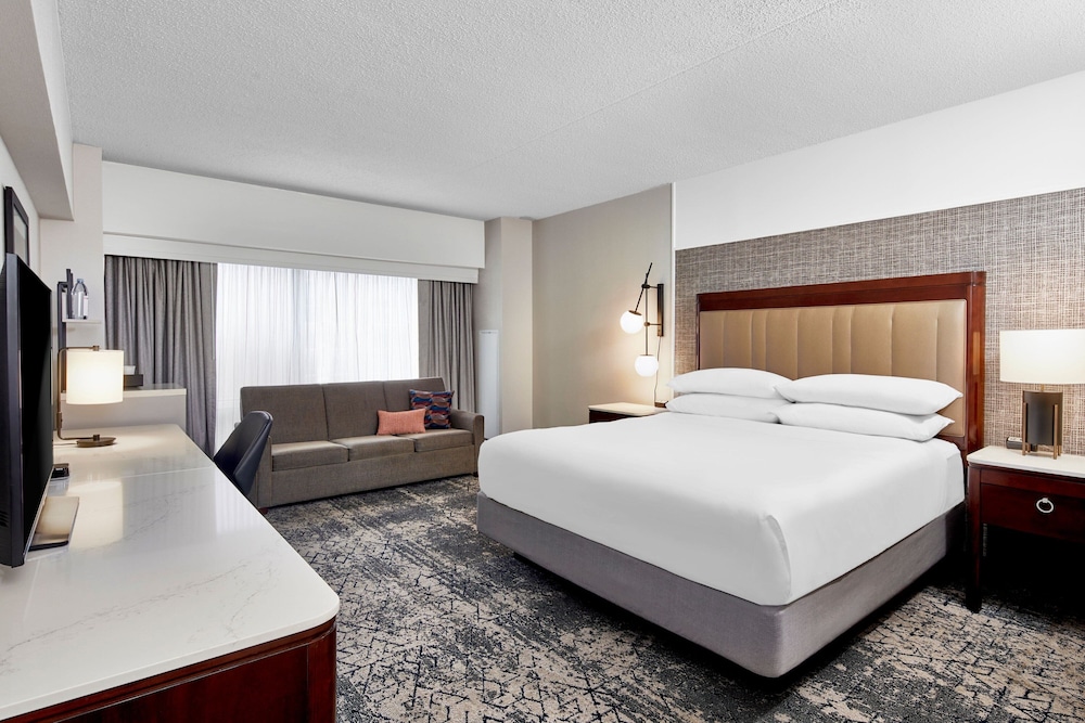 Suite, 1 King Bed with Sofa bed (Mobility Accessible, Roll-In Shower) photo 1