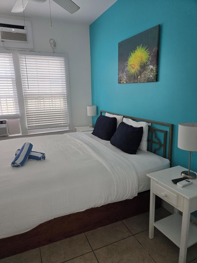 Villa, 1 King Bed with Sofabed, Kitchen at Wicker House, 913 Duval Street