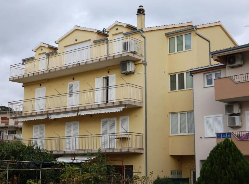Apartment (Two Bedroom Apartment with Terrace)