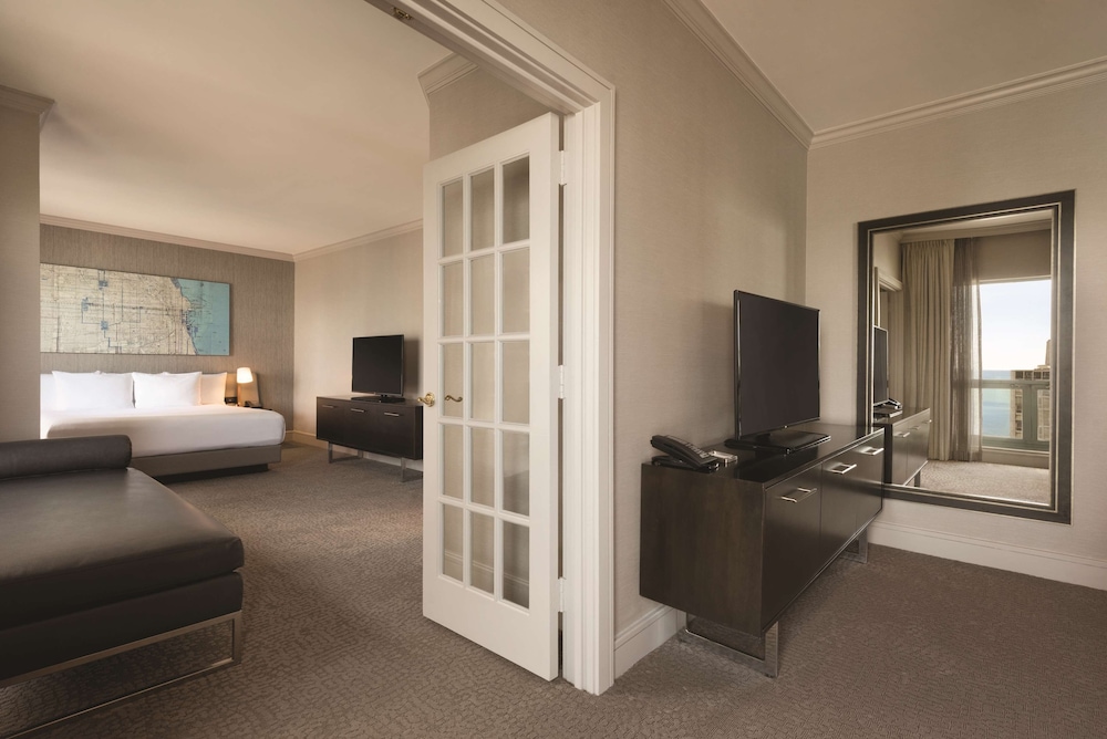 Presidential Suite, 1 King Bed, Non Smoking - Photo 5