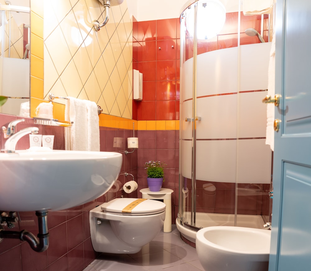 Double Room - Photo 6