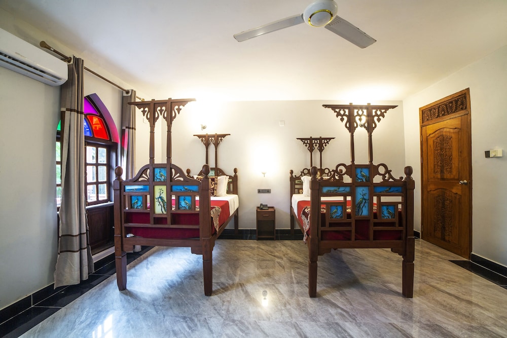Twin Room with Balcony - Photo 3