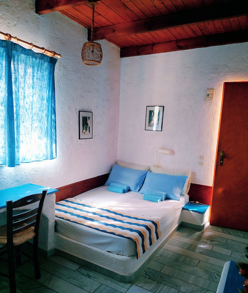 Standard Single Room, 1 Double Bed, Patio, Garden View photo 1