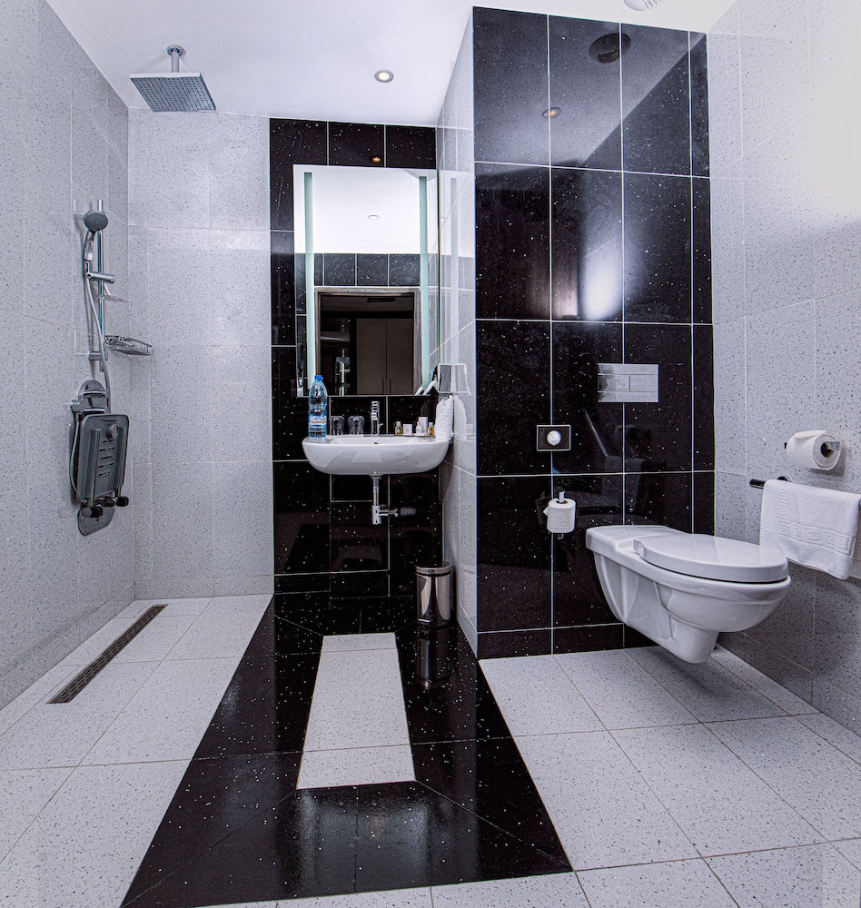 Standard Double Room - Photo 4