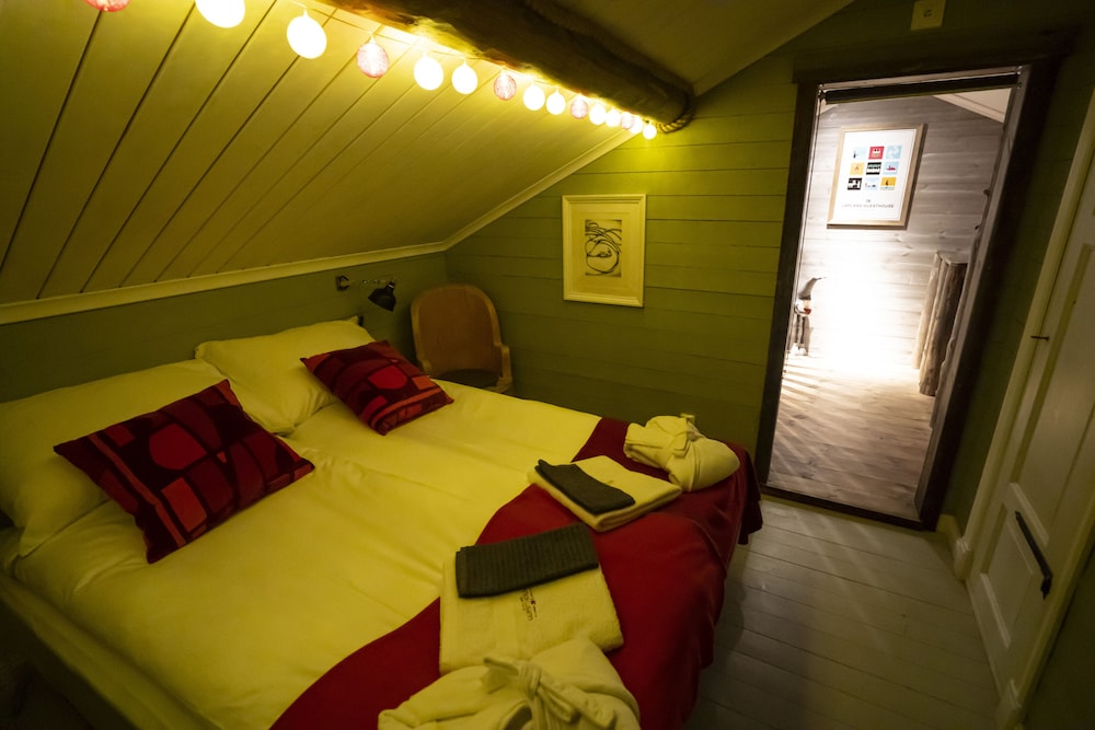Deluxe Cabin, 1 Queen Bed photo 3