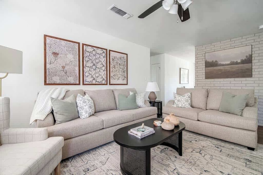 House, Multiple Beds, Pool Access, Pool View (324 Suniland)