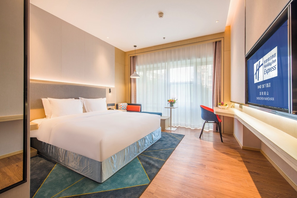 Standard Room, 1 King Bed, City View - Photo 1
