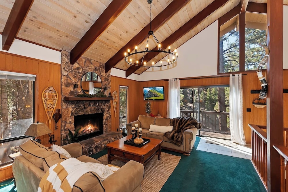 Signature Cabin, 2 Bedrooms, Fireplace, Mountainside photo 1